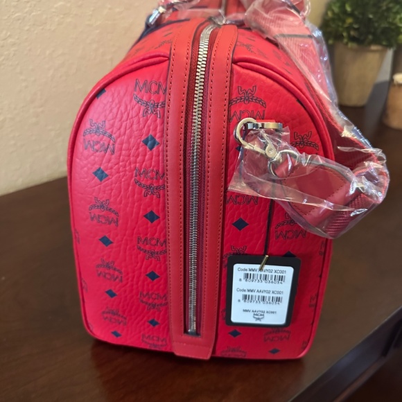 Mcm Duffle - Picture 5 of 7